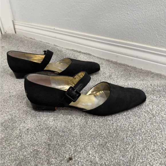 Salvatore Ferragamo Black Flats with Buckle - Picture 1 of 6